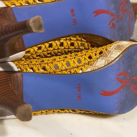 Poetic License Raffia Woven Heels Pear Art Artsy Statement Shoes - Adorable! - Picture 8 of 10